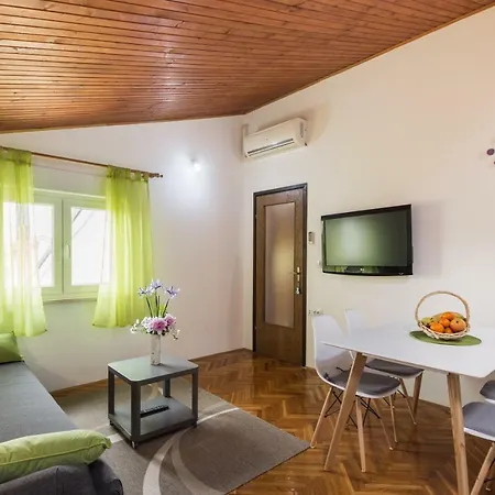 Piccola Pineta * Pola